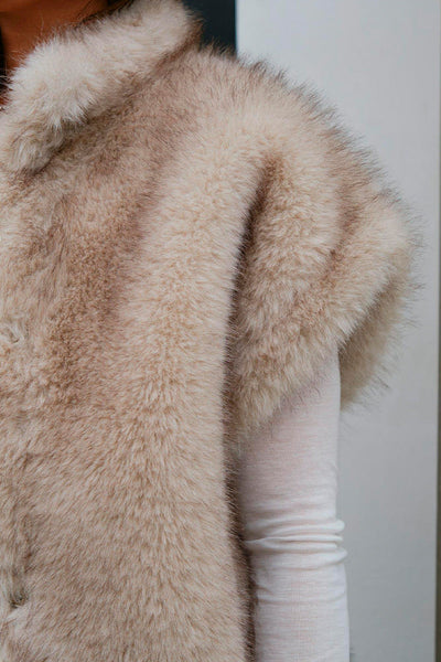 Kevini Faux Fur Vest | Beige | Vest fra Neo Noir