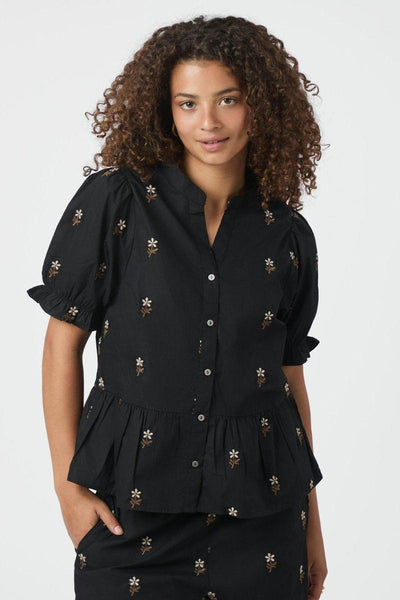 Savy Flower Emb Blouse | Black | Bluse fra Neo Noir