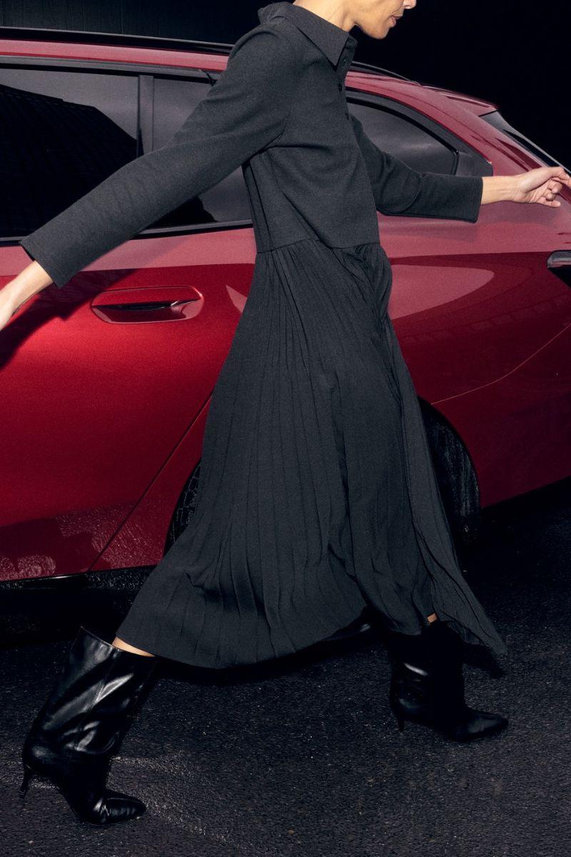 Maike Pleat Dress | Black | Kjole fra Mos Mosh