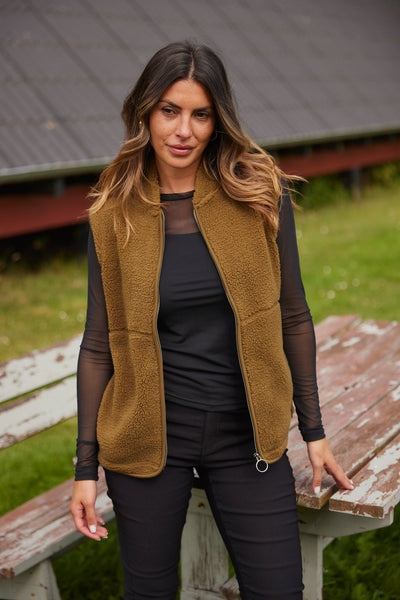 Ada Waistcoat | Mørkegrøn | Teddy vest fra French Laundry