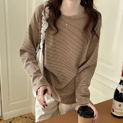 BLØD STRIBET LANG TOP KANEL